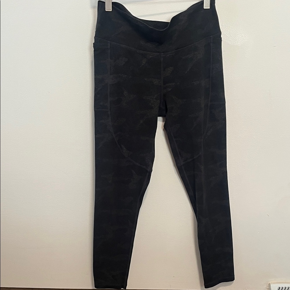 Vuori Elevation Pocket Leggings Camo Size Large